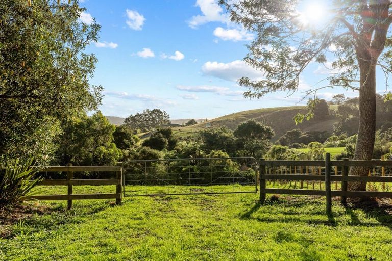 Photo of property in 208 Glenmore Road, Coatesville, Albany, 0793