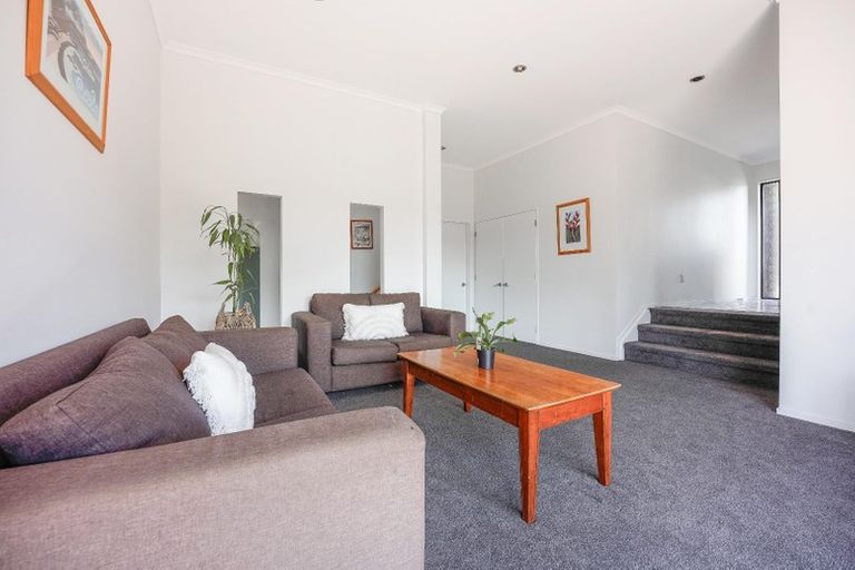 Photo of property in 38 Rivervale Grove, Stanmore Bay, Whangaparaoa, 0932