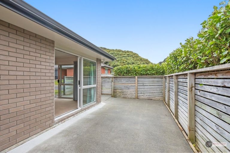 Photo of property in 73 Riverstone Drive, Riverstone Terraces, Upper Hutt, 5018