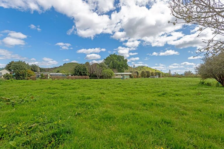 Photo of property in 76 Banks Street, Tolaga Bay, 4077