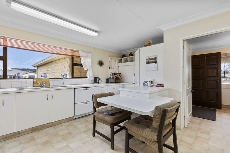 Photo of property in 16 Stewart Road, Milton, 9220