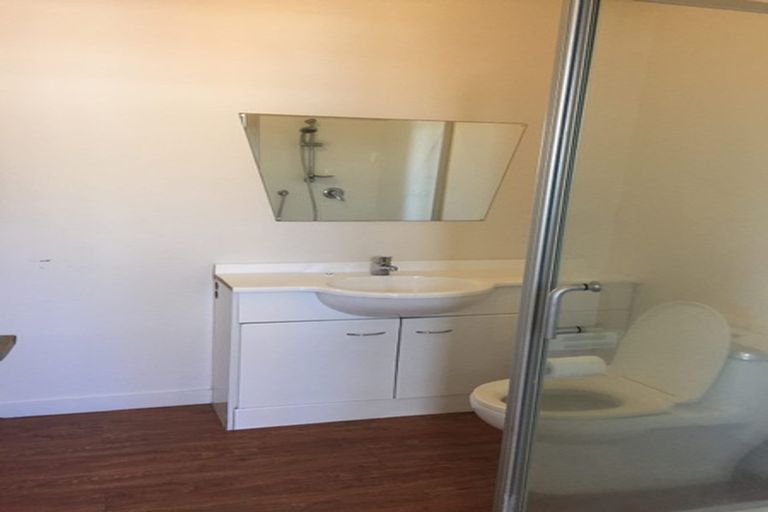 Photo of property in 228 Forrest Hill Road, Forrest Hill, Auckland, 0620