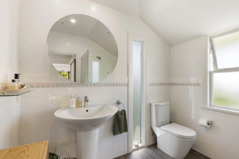 Photo of property in 19 Maritime Terrace, Birkenhead, Auckland, 0626