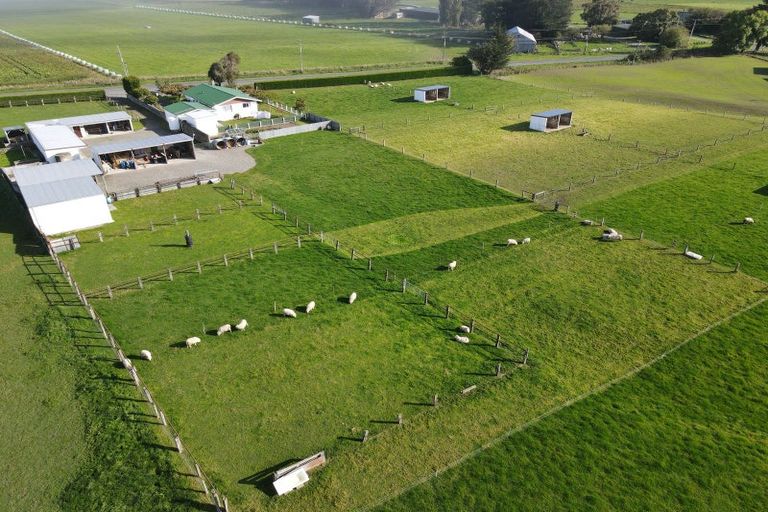 Photo of property in 128 Campbell Road, Winton, 9783