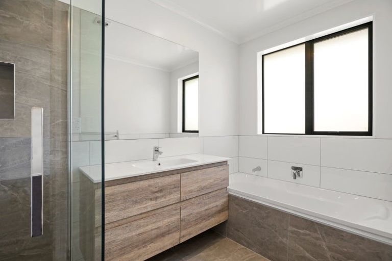 Photo of property in 120 Hitchen Road, Pokeno, 2402