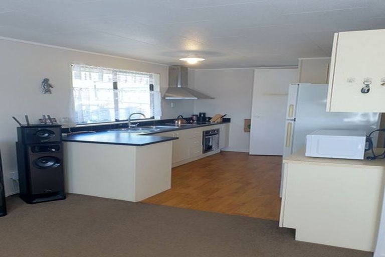 Photo of property in 15 Sabot Place, Massey, Auckland, 0614