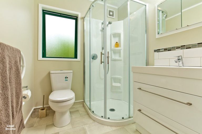 Photo of property in 2 Waipuia Place, Greenhithe, Auckland, 0632