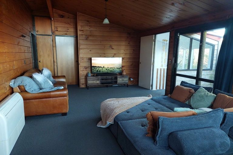 Photo of property in 6 Jacaranda Grove, Maungaraki, Lower Hutt, 5010