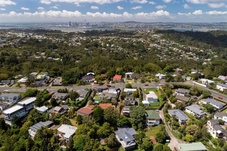 Photo of property in 2/35a Rangatira Road, Beach Haven, Auckland, 0626