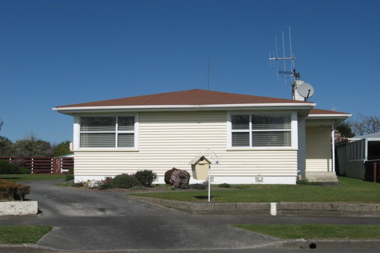 Photo of property in 16 Ilford Place, Awapuni, Palmerston North, 4412