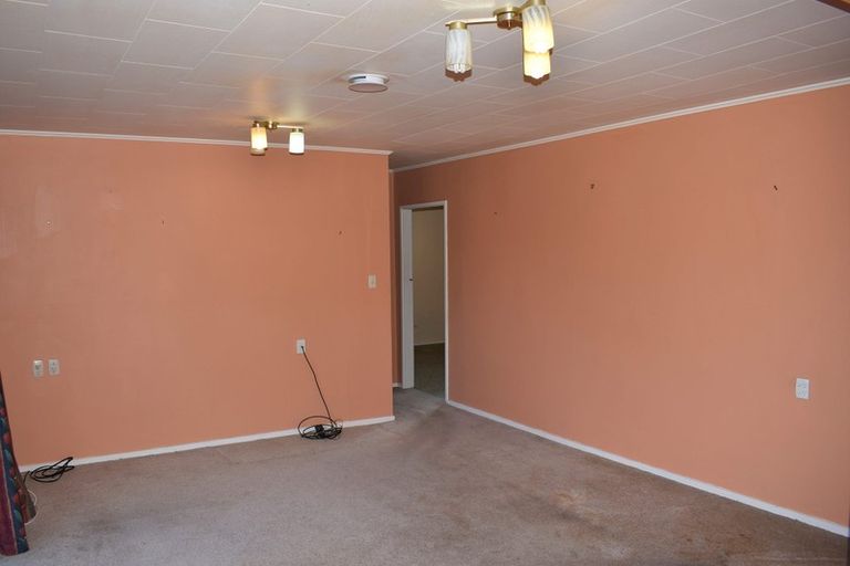 Photo of property in 38 Te Rauparaha Street, Otaki, 5512