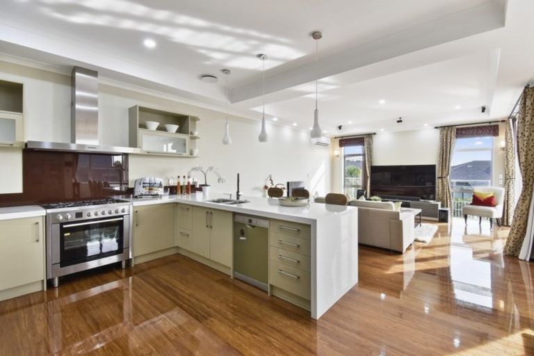 Photo of property in 15 Bejoy Rise, East Tamaki Heights, Auckland, 2016