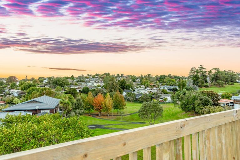 Photo of property in 21 Breenagh Place, Massey, Auckland, 0614