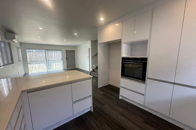 Photo of property in 271 Te Atatu Road, Te Atatu South, Auckland, 0610