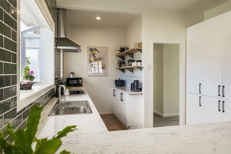 Photo of property in 127 Nuffield Avenue, Marewa, Napier, 4110