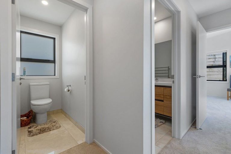 Photo of property in 11 Dudley Crescent, Cable Bay, 0420