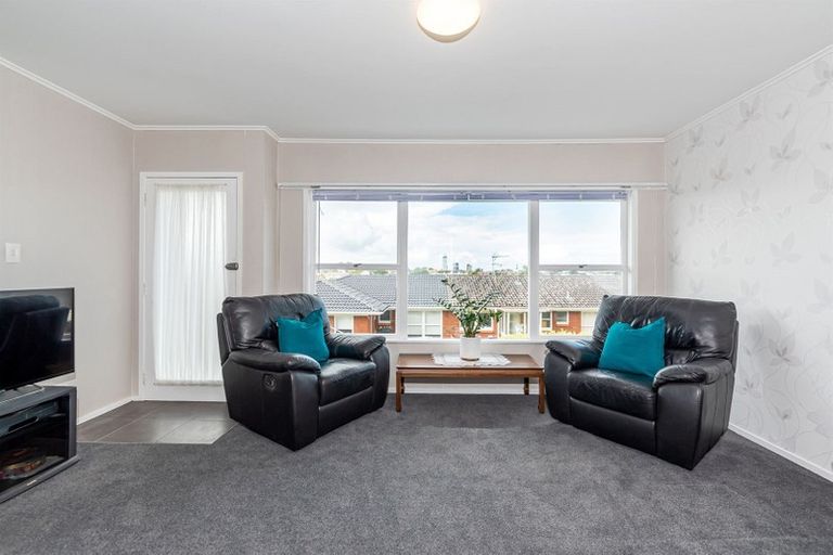 Photo of property in 2/8 East Coast Road, Milford, Auckland, 0620