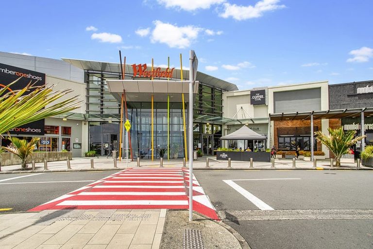 Photo of property in Proximity Apartments, 405/17 Osterley Way, Manukau, Auckland, 2104