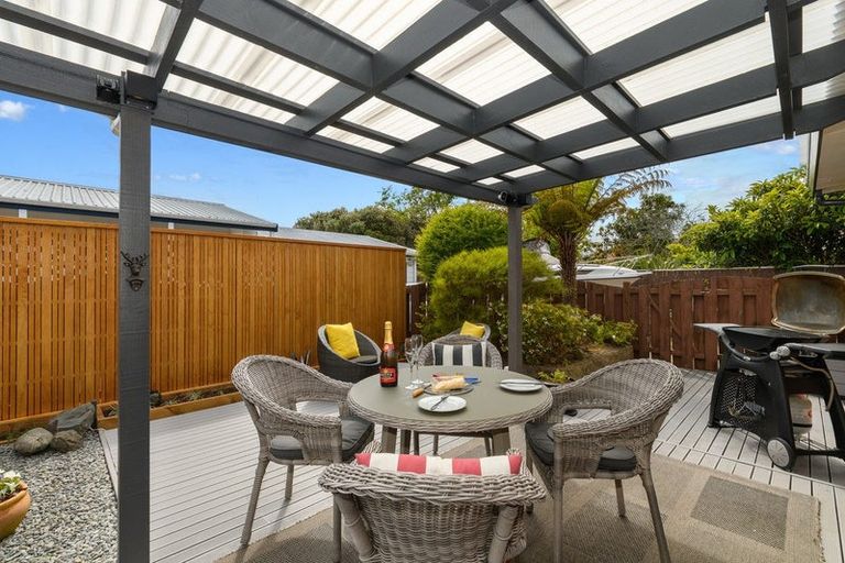 Photo of property in 69 Ngatai Road, Otumoetai, Tauranga, 3110