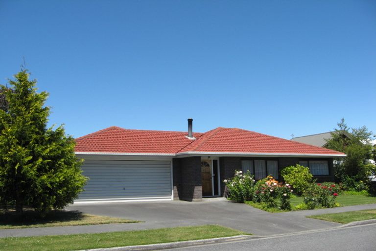 Photo of property in 2 Arden Place, Parklands, Christchurch, 8083