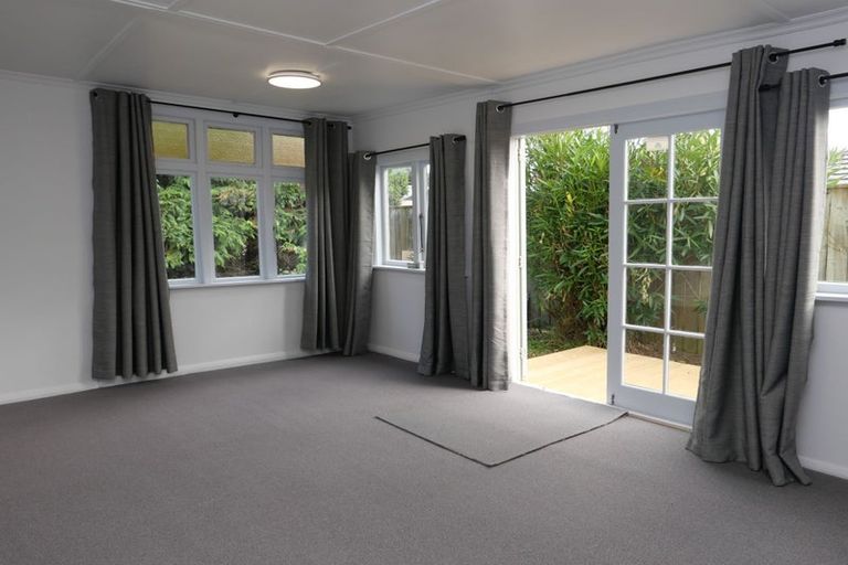 Photo of property in 88 Amohia Street, Paraparaumu, 5032