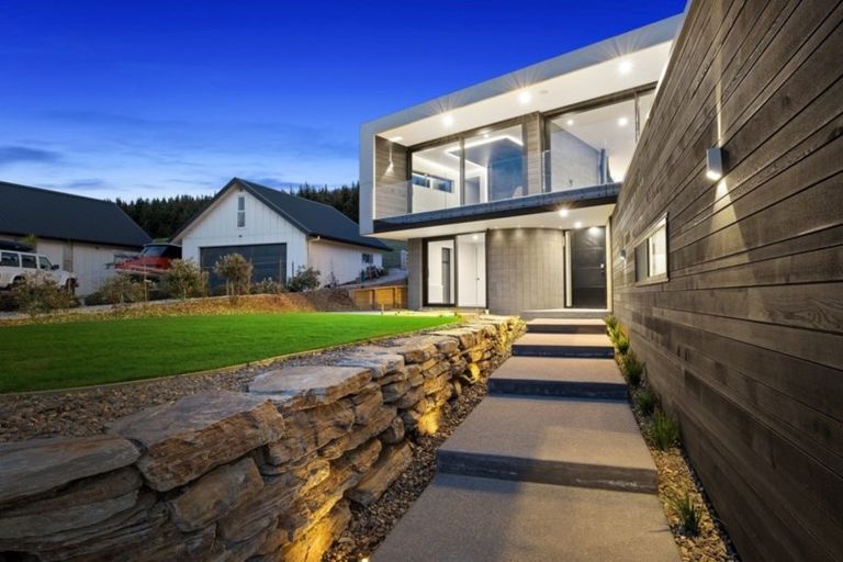 Photo of property in 58 Forest Heights, Wanaka, 9305