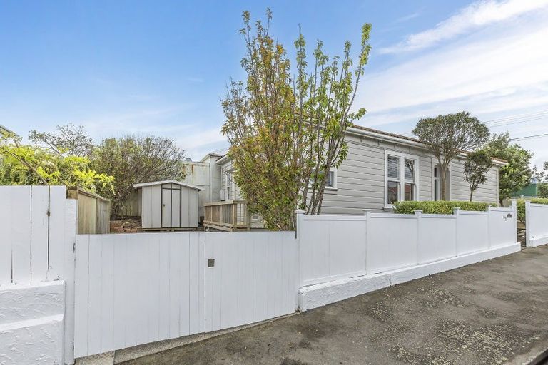 Photo of property in 32 Stanley Street, Berhampore, Wellington, 6023