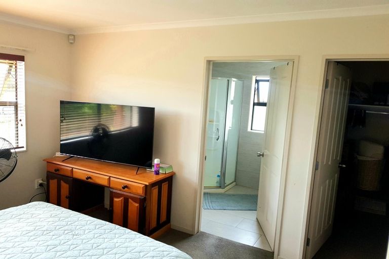 Photo of property in 70 Westgate Drive, Massey, Auckland, 0614