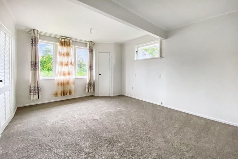 Photo of property in 26 Selwyn Crescent, Forrest Hill, Auckland, 0620