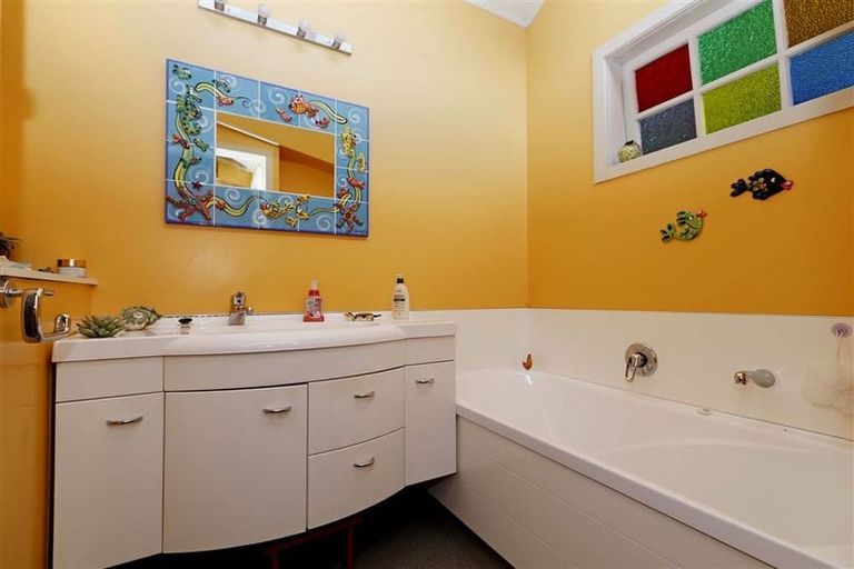 Photo of property in 86 Insoll Avenue, Enderley, Hamilton, 3214