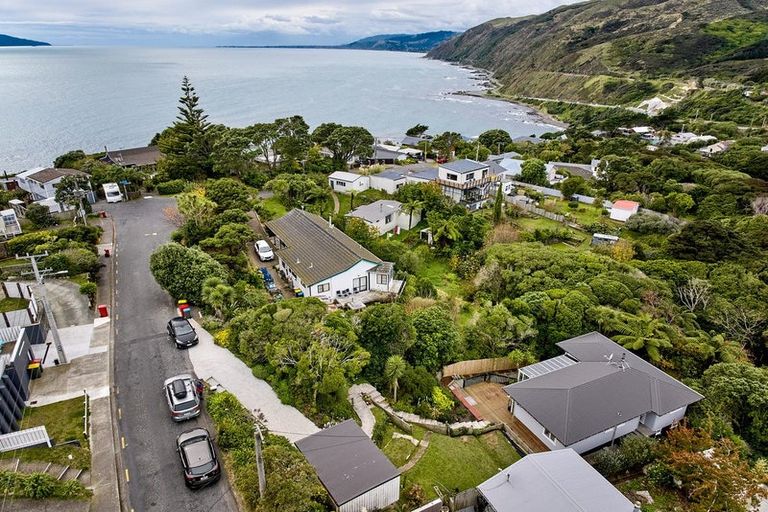 Photo of property in 12 Haunui Road, Pukerua Bay, 5026