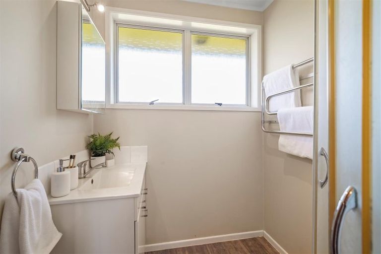 Photo of property in 3 Carter Drive, Pomare, Rotorua, 3015