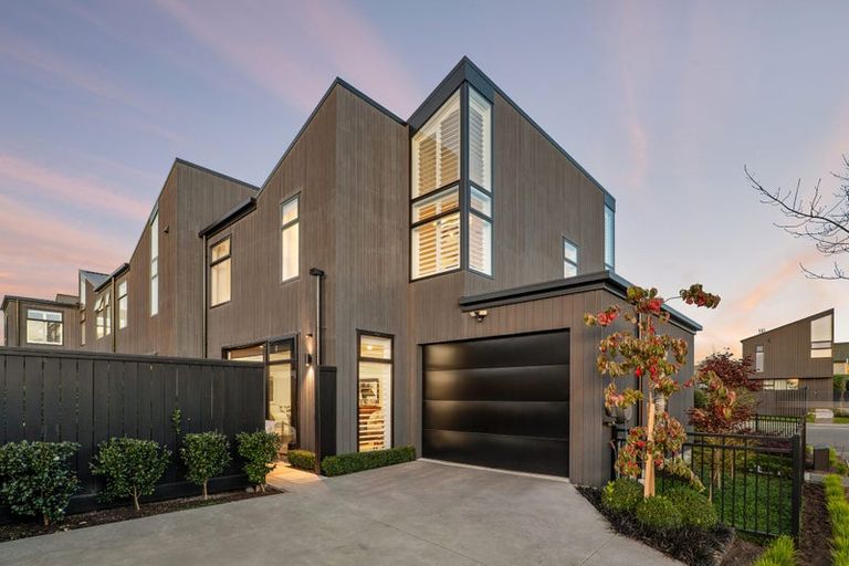 Photo of property in 2 Bretts Road, St Albans, Christchurch, 8052