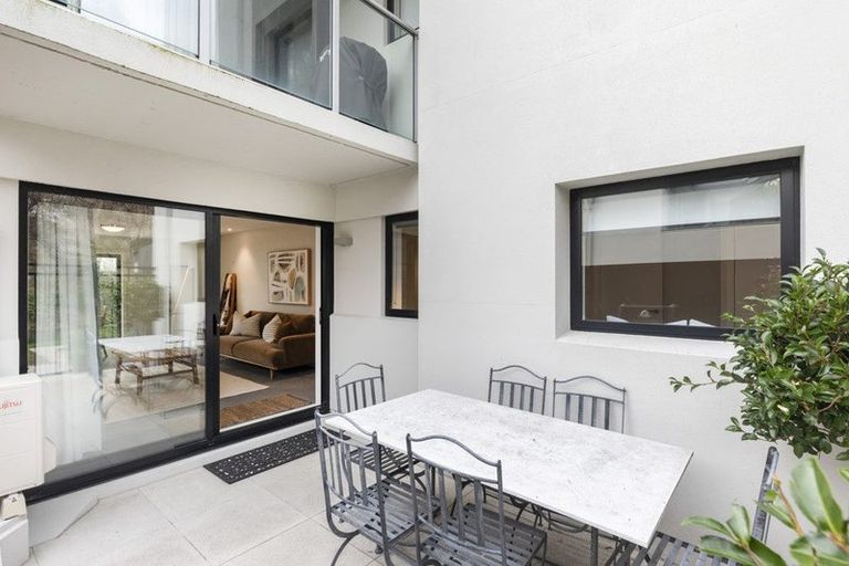 Photo of property in 1/18 Carlton Mill Road, Merivale, Christchurch, 8014