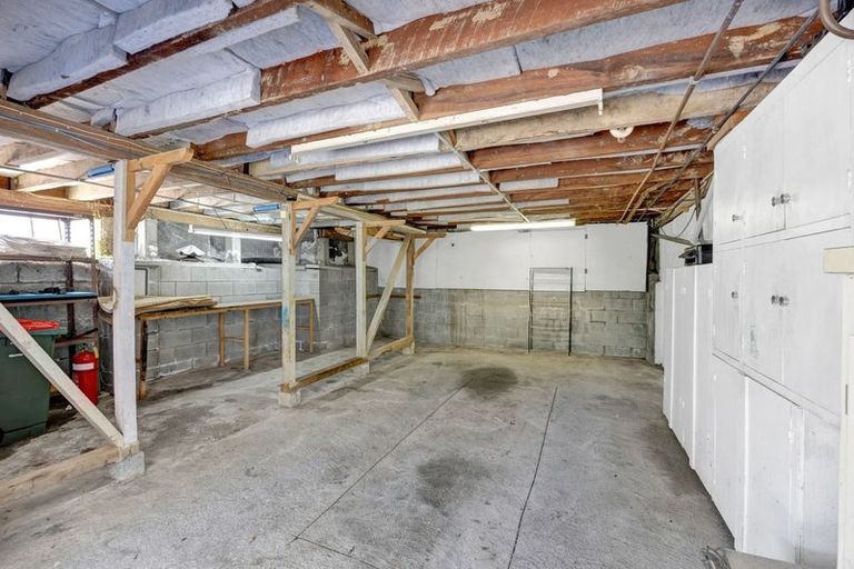 Photo of property in 37 Awanui Street, Merrilands, New Plymouth, 4312