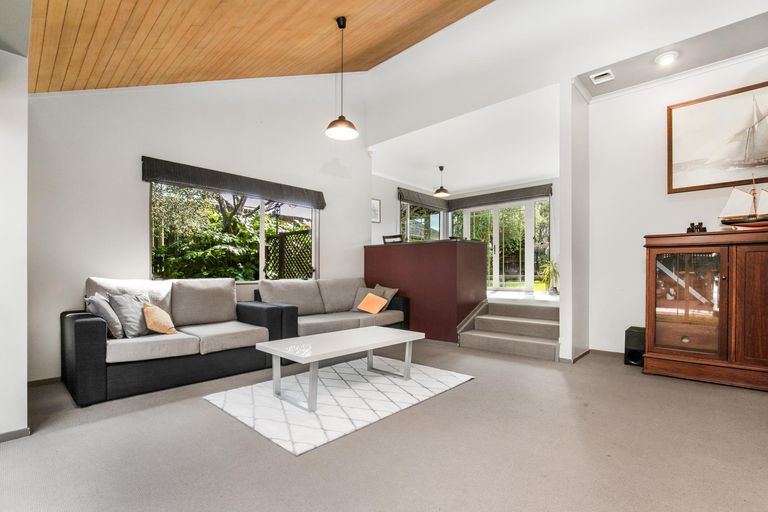 Photo of property in 61 Carnoustie Drive, Wattle Downs, Auckland, 2103