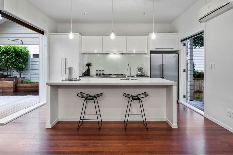 Photo of property in 1/7 Fentham Road, Hauraki, Auckland, 0622