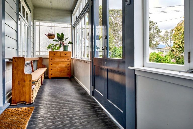 Photo of property in 17 Connolly Street, Boulcott, Lower Hutt, 5010