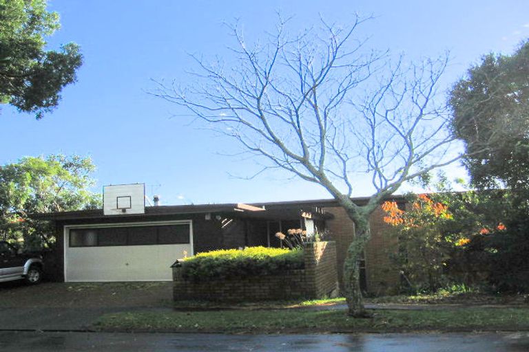 Photo of property in 9 Elimar Drive, Sunnyhills, Auckland, 2010