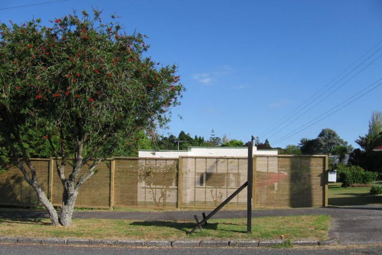 Photo of property in 1/19 Akehurst Avenue, New Lynn, Auckland, 0600