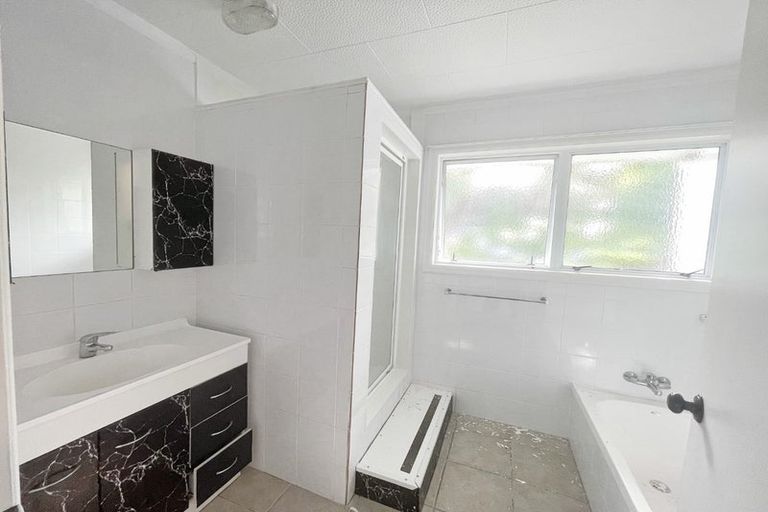 Photo of property in 94 Glenvar Road, Torbay, Auckland, 0630