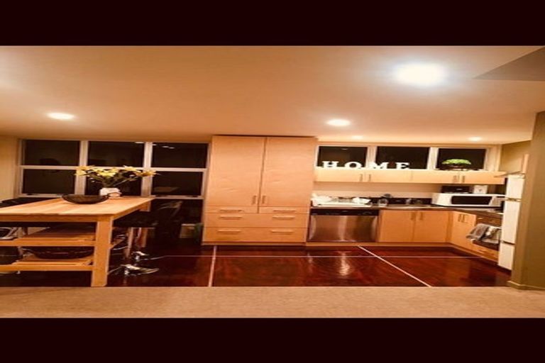 Photo of property in 2/306 Evans Bay Parade, Hataitai, Wellington, 6021