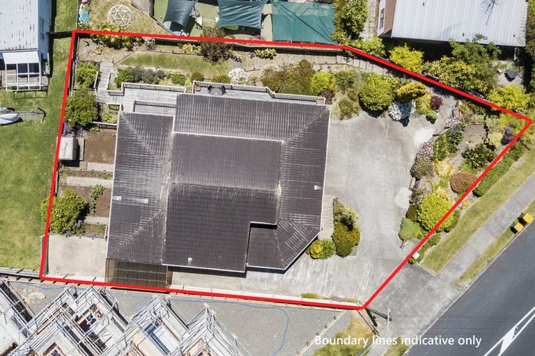 Photo of property in 852 Beach Road, Waiake, Auckland, 0630