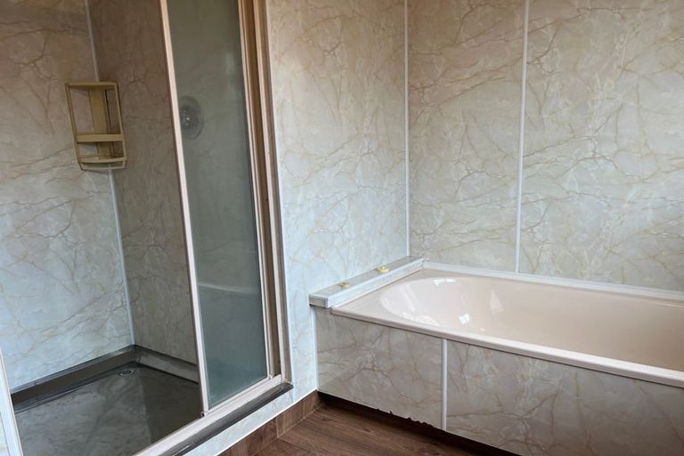 Photo of property in 18 Geraldo Place, Russley, Christchurch, 8042