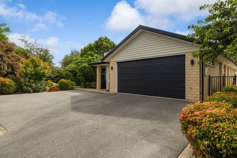 Photo of property in 11 Breton Close, Northwood, Christchurch, 8051