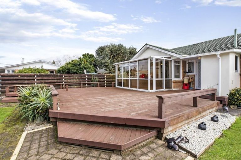 Photo of property in 15 Ashbury Avenue, Silverdale, Hamilton, 3216