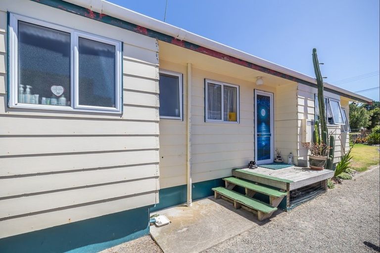 Photo of property in 97 Koputara Road, Himatangi Beach, Foxton, 4891