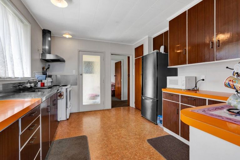 Photo of property in 16 Darwin Crescent, Spotswood, New Plymouth, 4310