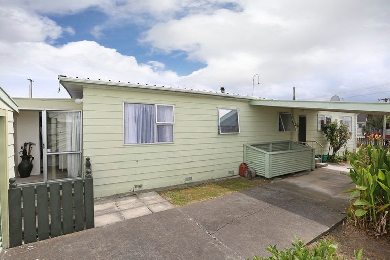 Photo of property in 20 Whyte Street, Foxton, 4814