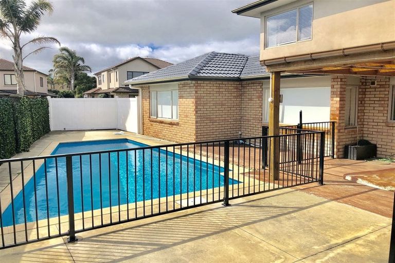 Photo of property in 9 Breon Place, Flat Bush, Auckland, 2016